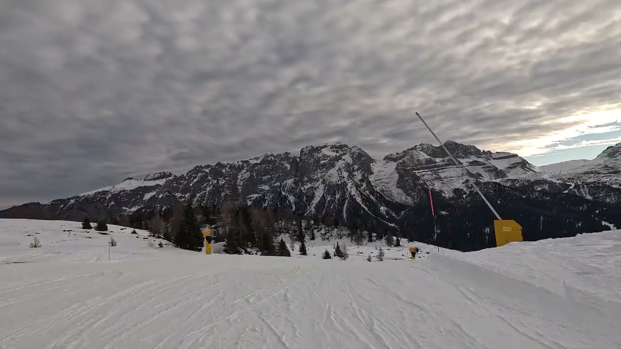 Madonna di Campiglio w Val di Sole: trasa 48-czerwona, 49-niebieska i 50-niebieska