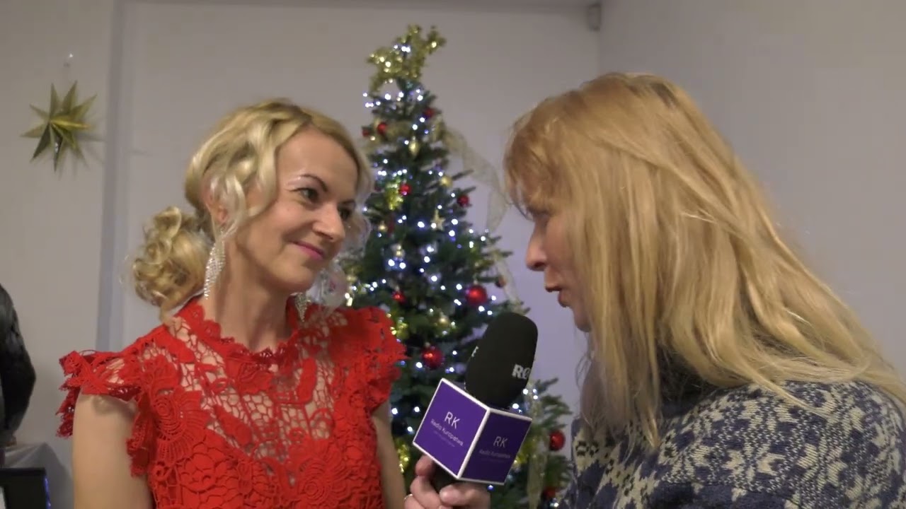 Ania Różyńska i Jej Dobry Chór - kolędowanie w Świerczynkach