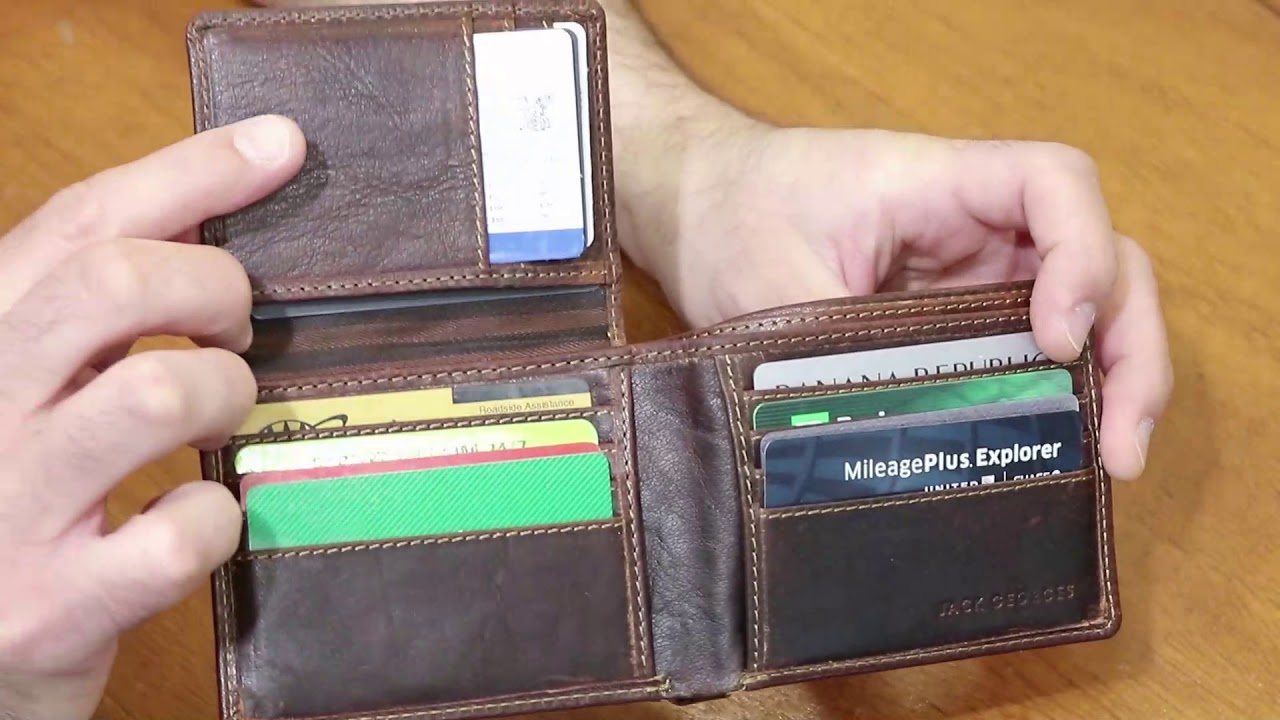 OVERVIEW: Voyager Bi-Fold Wallet with ID Flap #7302