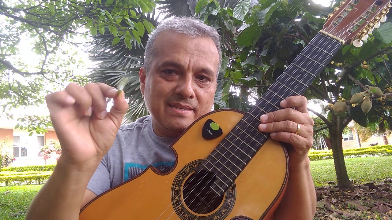 Tutorial #1 cuatro puertorriqueño.Elvio Ruiz