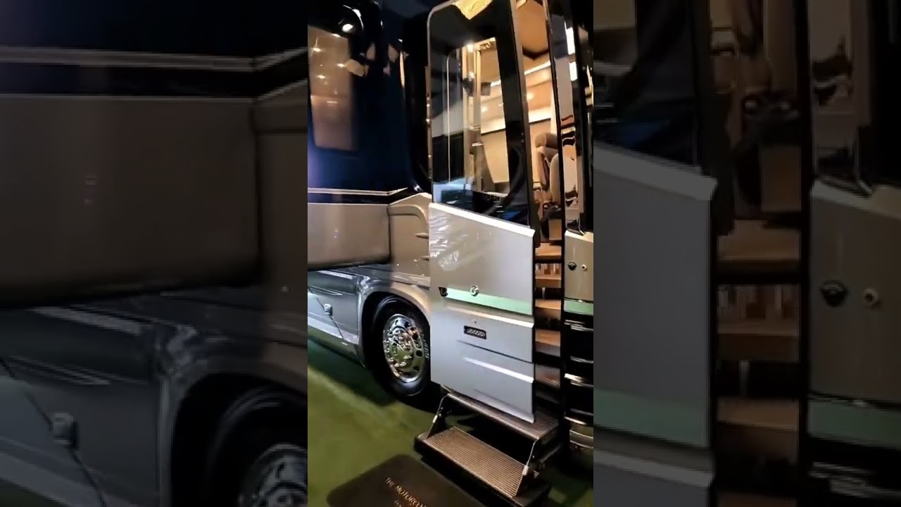 Mercedes Vanity Van interior 