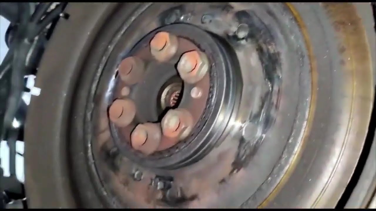 ¡NUNCA habíamos visto esto!, volante motor REVENTADO, salió en dos partes