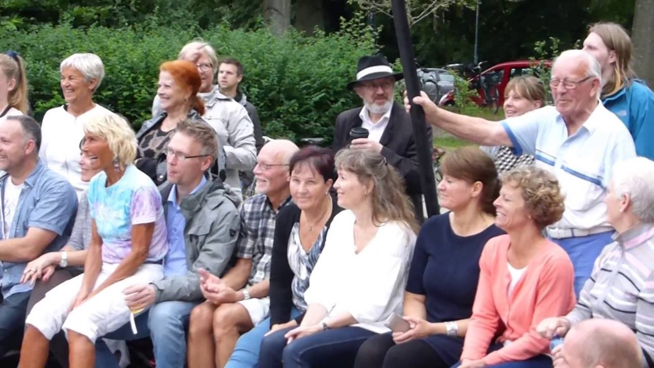 Sommerdans i Fælledparken Per “ Rock ” Mogensen og Joan Osted Thomsen. Video Ole Olsen 011