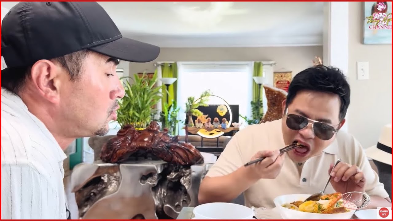 Leon Vũ, Thuý Nga không nhịn nổi cười chọc Quang Lê khi ăn Bánh canh cua