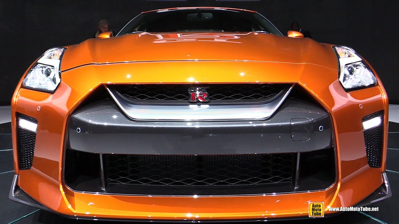 2017 Nissan GT-R - Exterior and Interior Walkaround - Debut at 2016 New York Auto Show