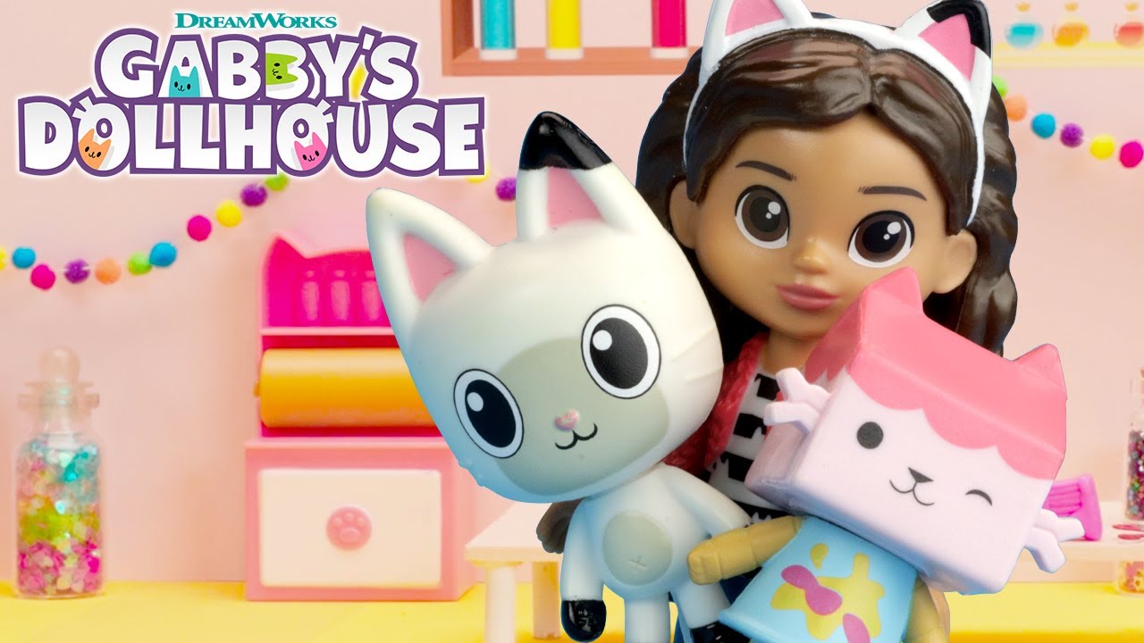 🔍 Gabby's Hide'n'Seek Hug Attack! | GABBY'S DOLLHOUSE TOY PLAY ADVENTURES