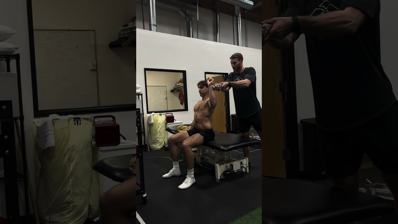 💪 A Look Inside a Physical Therapy Evaluation for Shoulder Pain at APEX PWR in Tigard, Oregon