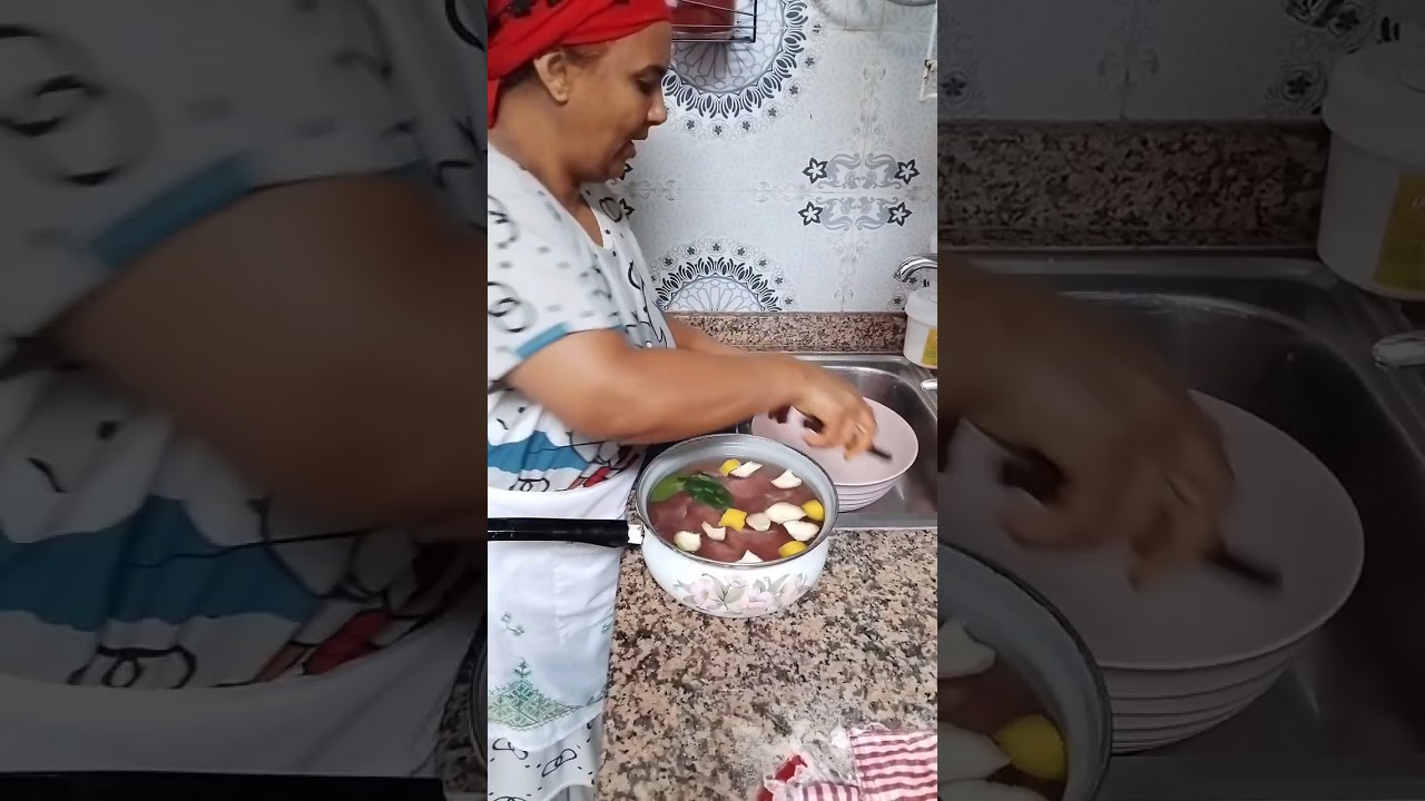 Простой, экономичный и быстрый рецепт куриной печени с помидорами.