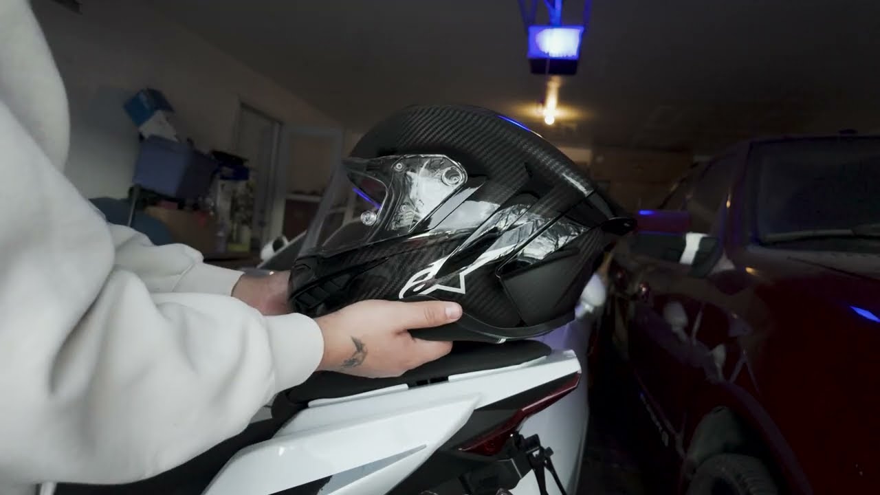 Unboxing my new Alpinestars Supertech R10 Helmet