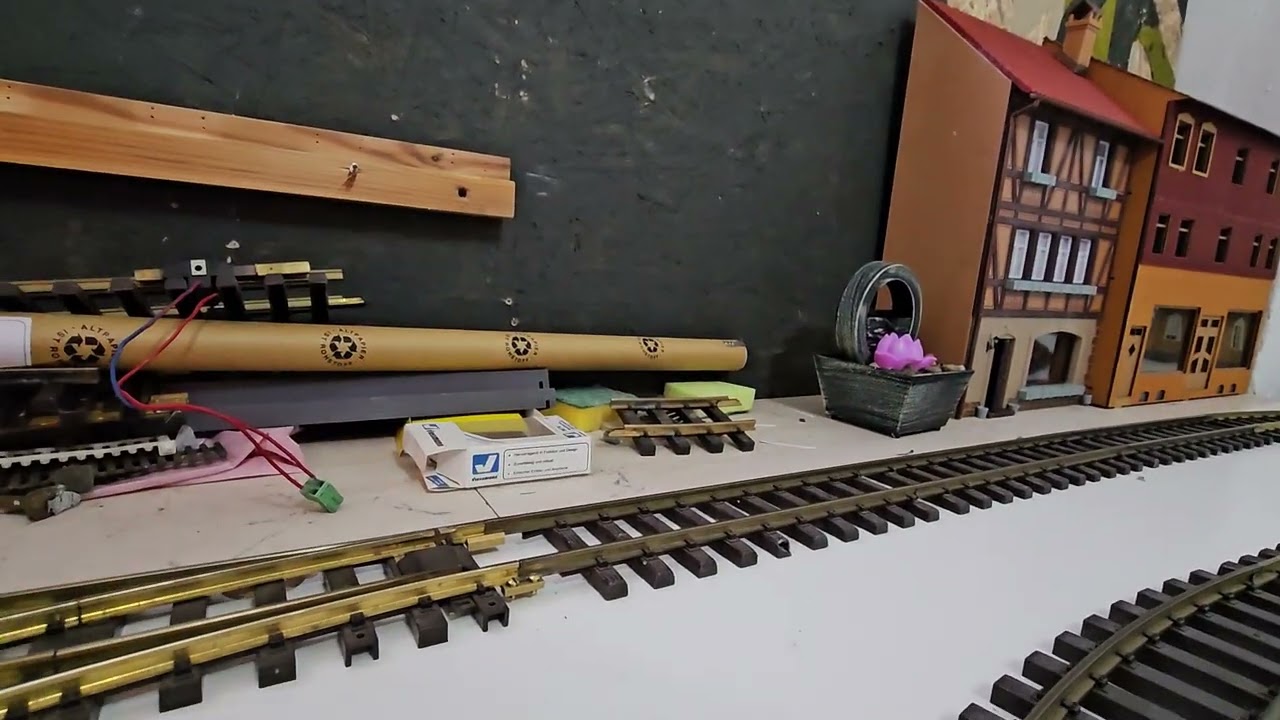 LGB Indoor : Die Anfänge meiner Indoor Anlage. Die ersten Fahrten #1