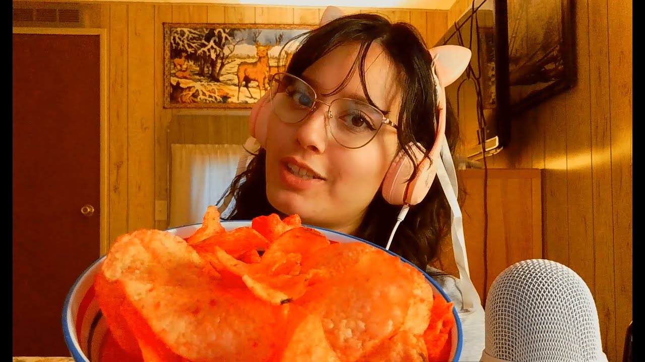 ASMR| CRUNCHY TAKIS + HOT CHEETOS CHIPS ASMR (EATING SOUNDS.. )