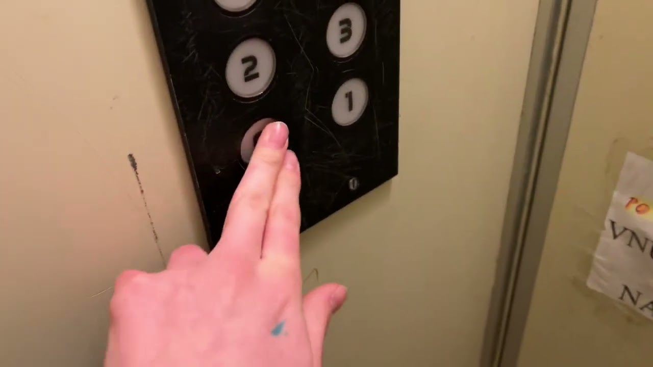 Fully original 1980s OCMA elevator @Viedenská 4, Ťahanovce, Košice, Slovakia