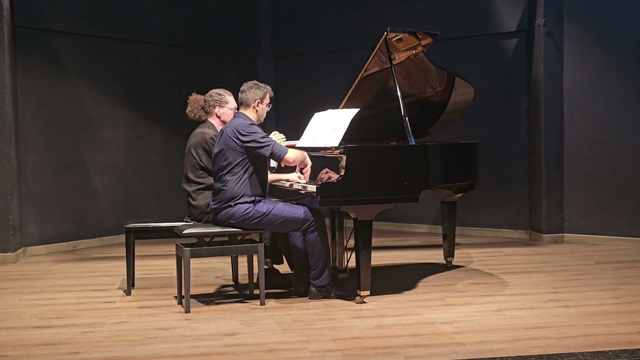 F. Schubert - Marcha Militar op 51 n⁰ 1 Piano - André Carrara e Silas Barbosa