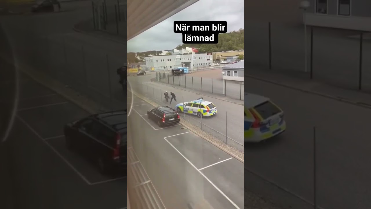 Moped k&ouml;r ifr&aring;n polisen i G&ouml;teborg #f&ouml;rdig #roligt #sverige #fail #polisen #blir #l&auml;mnad #bakom #bil