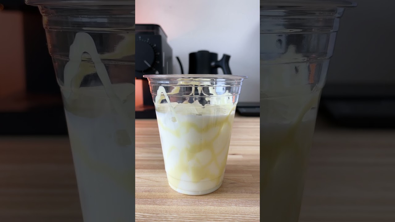 How to make an iced white chocolate mocha 🍫 ☕ #recipes #specialitycoffee #cocktails