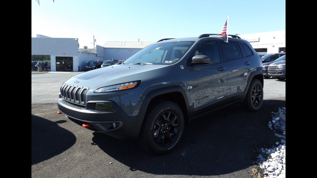 2015 Jeep Cherokee Trailhawk 3.2L V6 Start Up, Tour, and Review