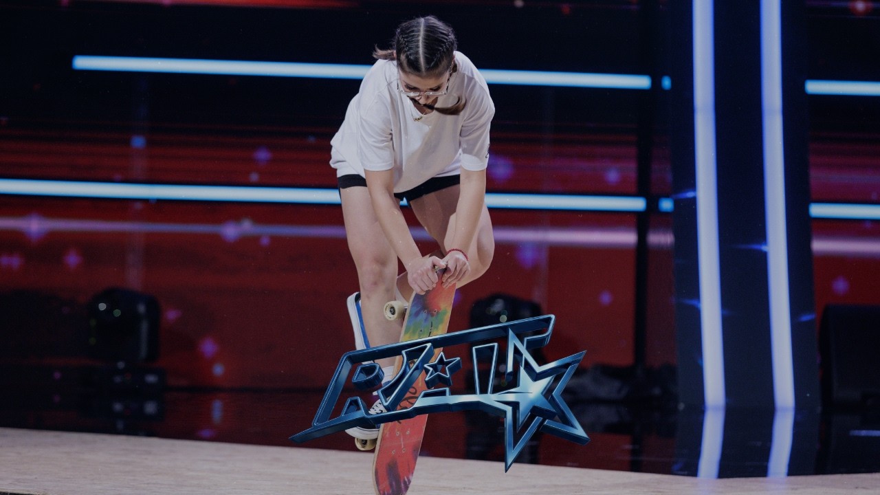 Carmen Ioniță este campioană mondială la freestyle pe skateboard | Românii Au Talent S16