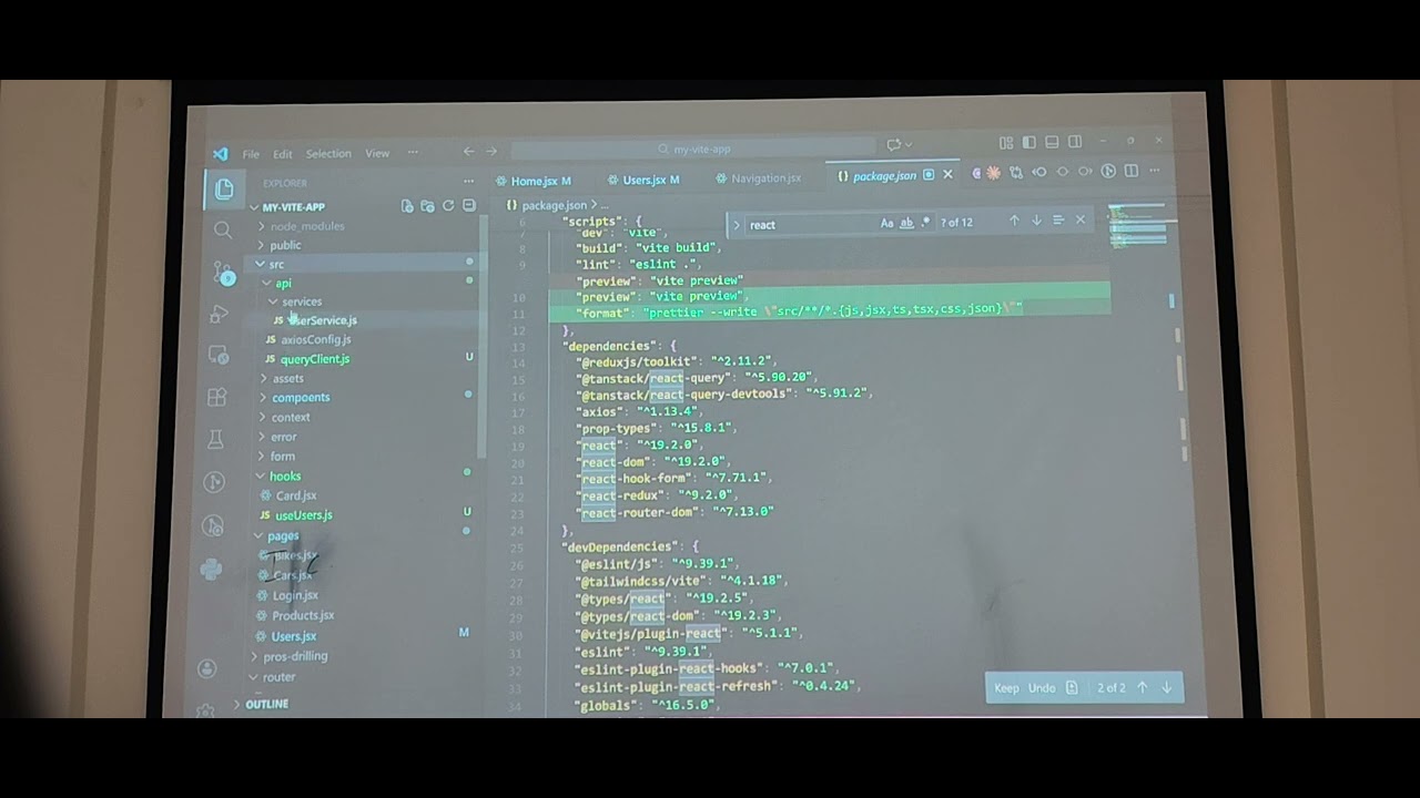 React tanstack data fetching cache system and State management 
