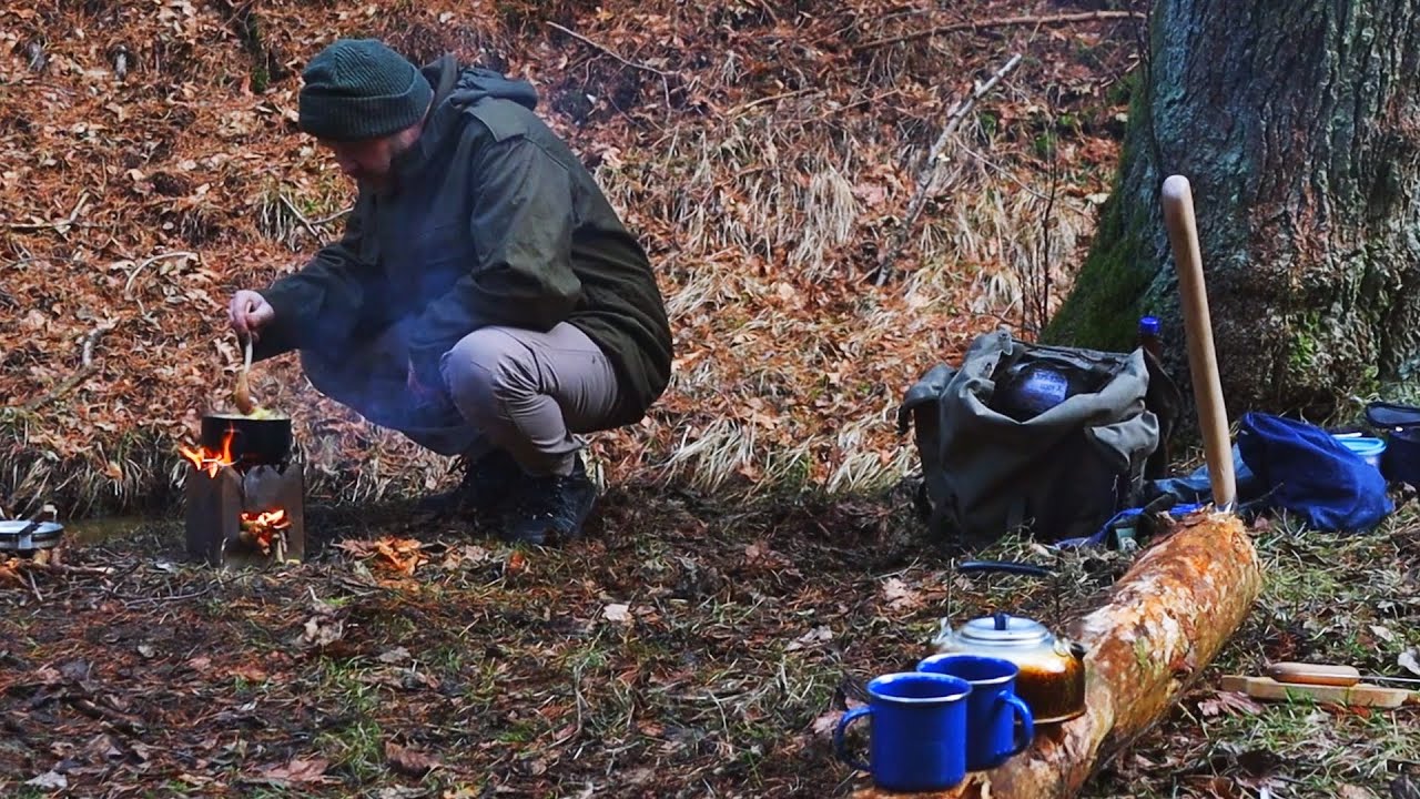 Winter Forest Hike - Bushcraft | Cooking Lunch & Dessert