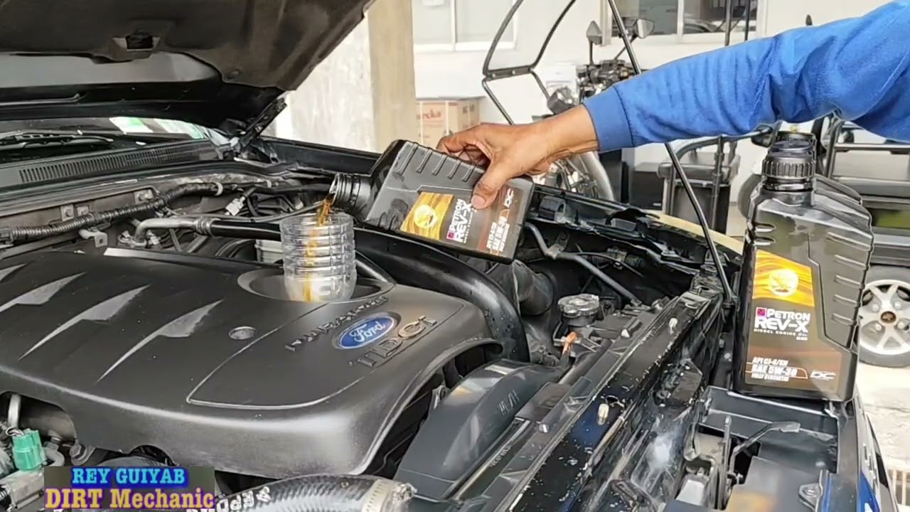 FORD EVEREST;  Change oil , flushing and fuel filter replacement. DIRT MECHANIC