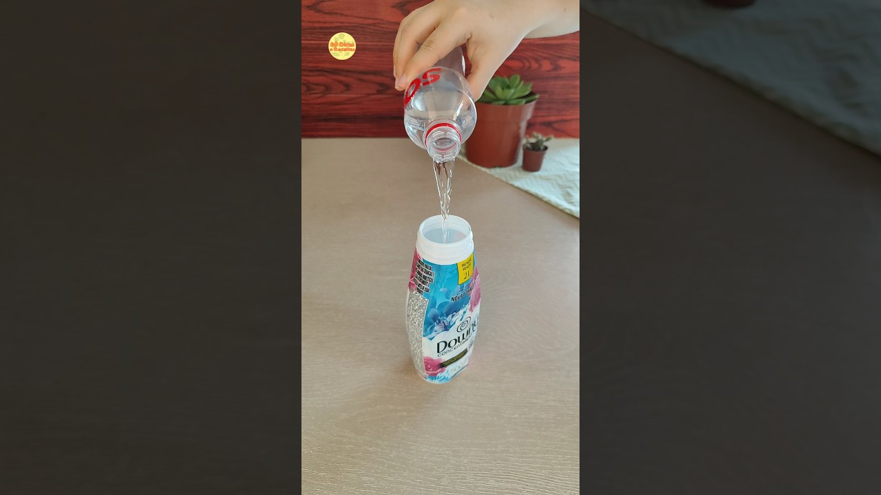 &Eacute; s&oacute; jogar &Aacute;lcool no Amaciante #amaciante #dicas #limpeza #casacheirosa #cravodaindia #receitas