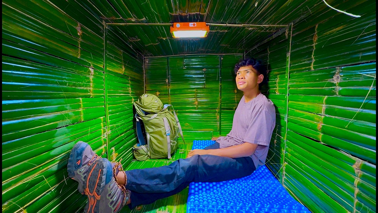 Membuat Shelter Rahasia di Hutan Tempat Camping yang aman Dari Binatang Buas (ASMR)