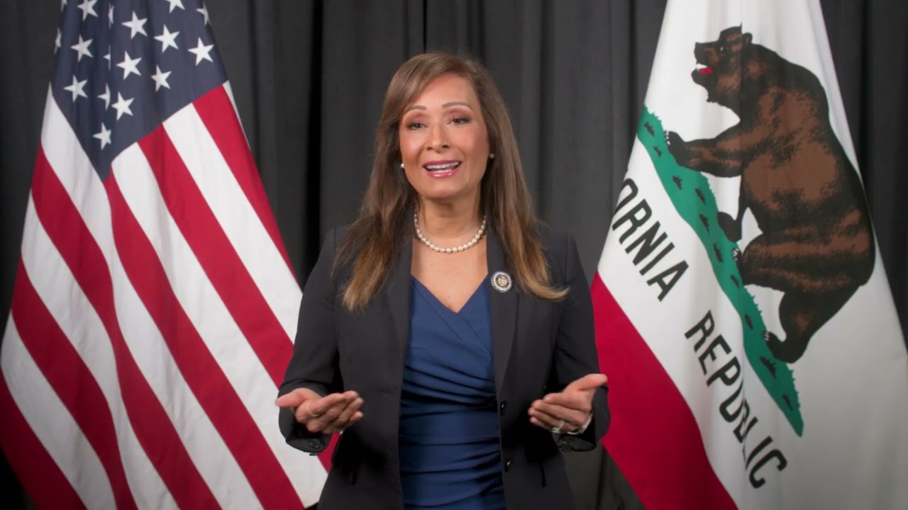 In Spanish, Senator Ochoa Bogh responds to the governor's State of the State