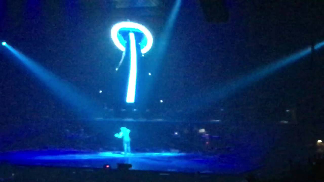 Drake - 9 (Live at the American Airlines Arena of the Summer Sixteen Tour on 8/30/2016)