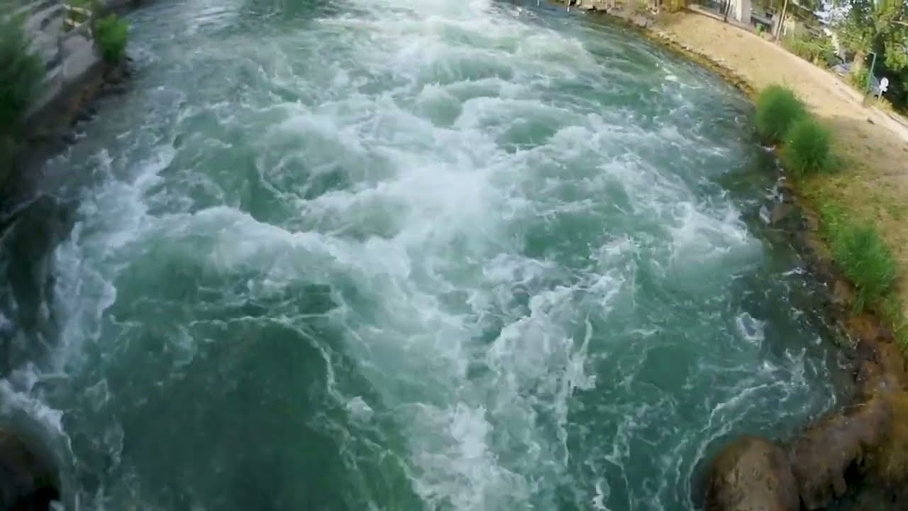 Canoé kayak canyoning Espace Eaux Vives Saint Pierre de Bœuf activité nautique rivière artificielle.