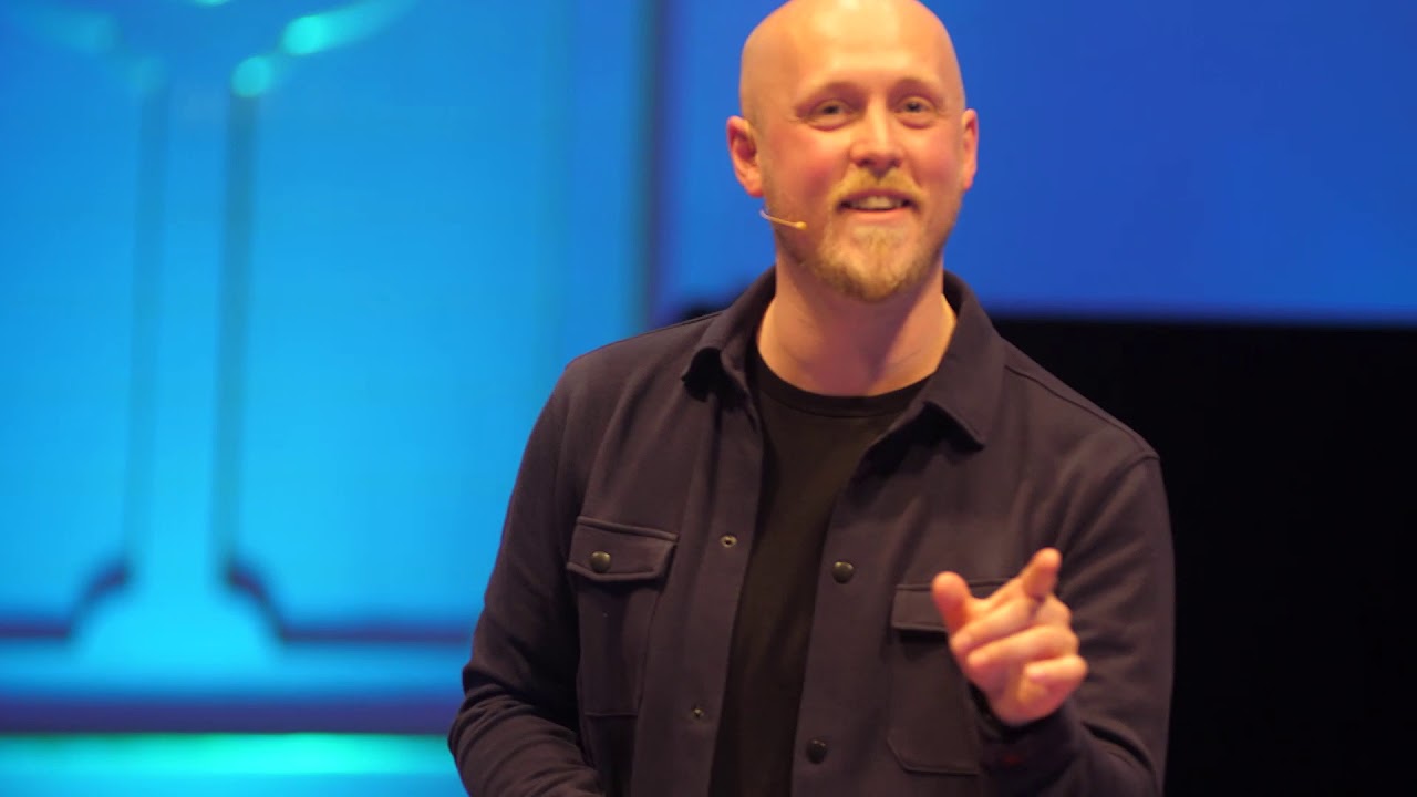 Why bottled water is the most stupid invention - ever! | Jesper K. Strange Kjeldsen | TEDxHamburg