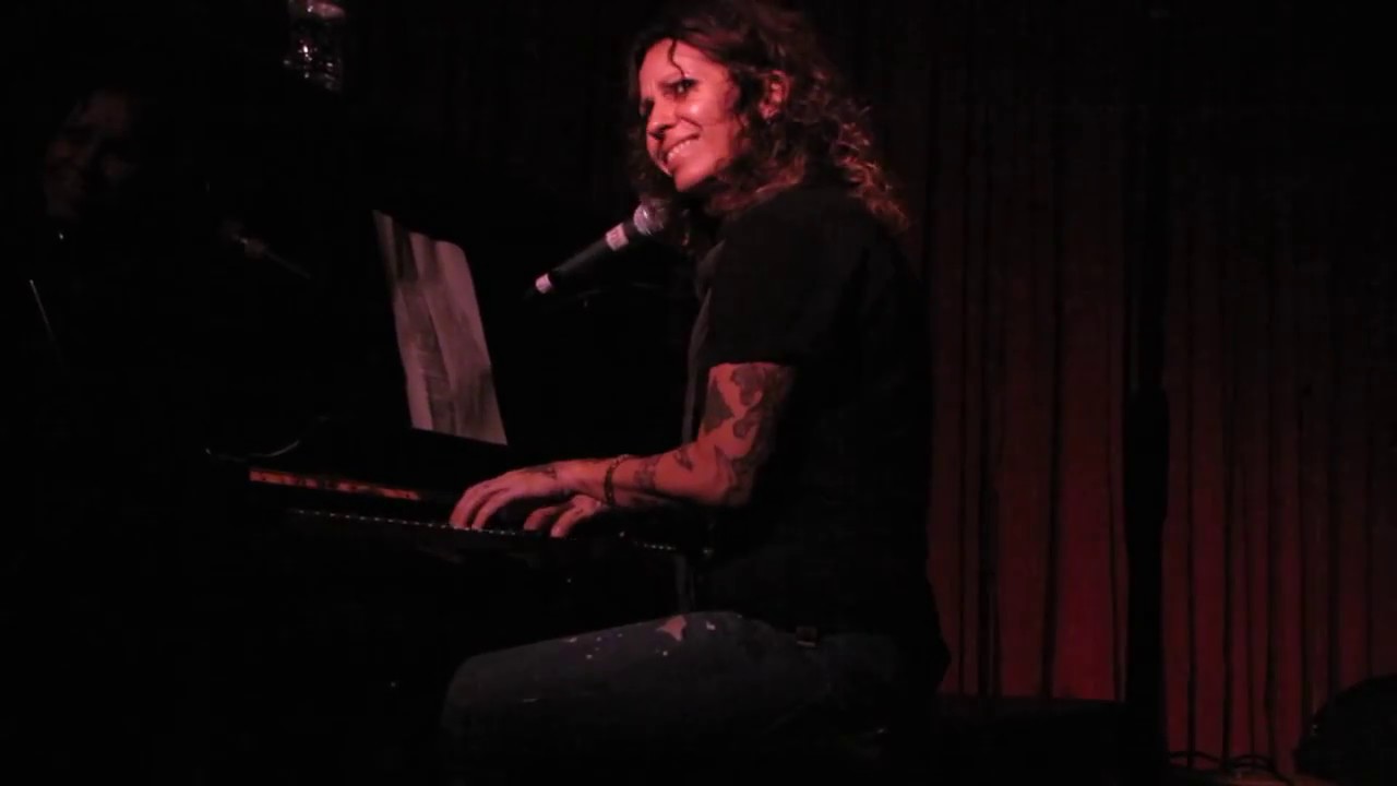 Linda Perry  - Creep  (2011)