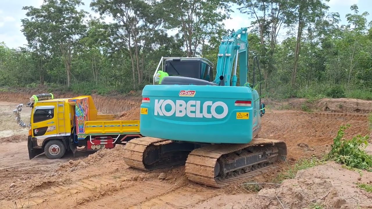 รีวิว รถขุด kobelco sk140lc-11 แต่งหล่อ ตักหน้าดินสวยจัด ชมไป บ่นไป excavator and truck