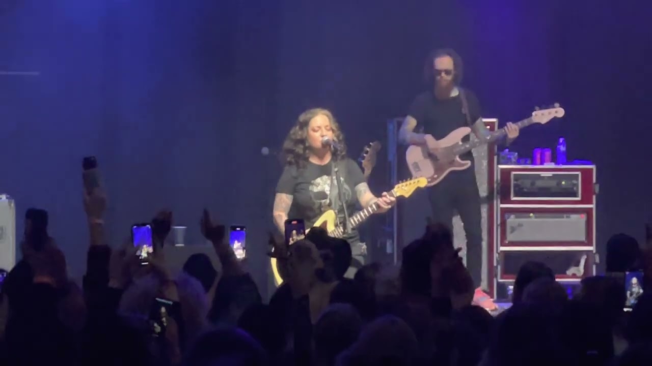 Ashley McBryde: One Night Standards (live) - 1/14/22 @ The Fillmore (Detroit, MI)