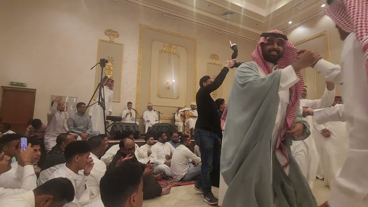 الفنان عمر الهدار عانك الله يالعاشق علي قسوة البين (رافعات الشياذر) من سهرة جده 7 ربيع اول 1446ه❤️🦜🌴