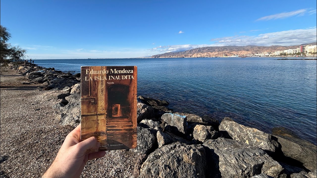 Actualización de la isla inaudita de Eduardo Mendoza (Murakami, dosto, kafka)