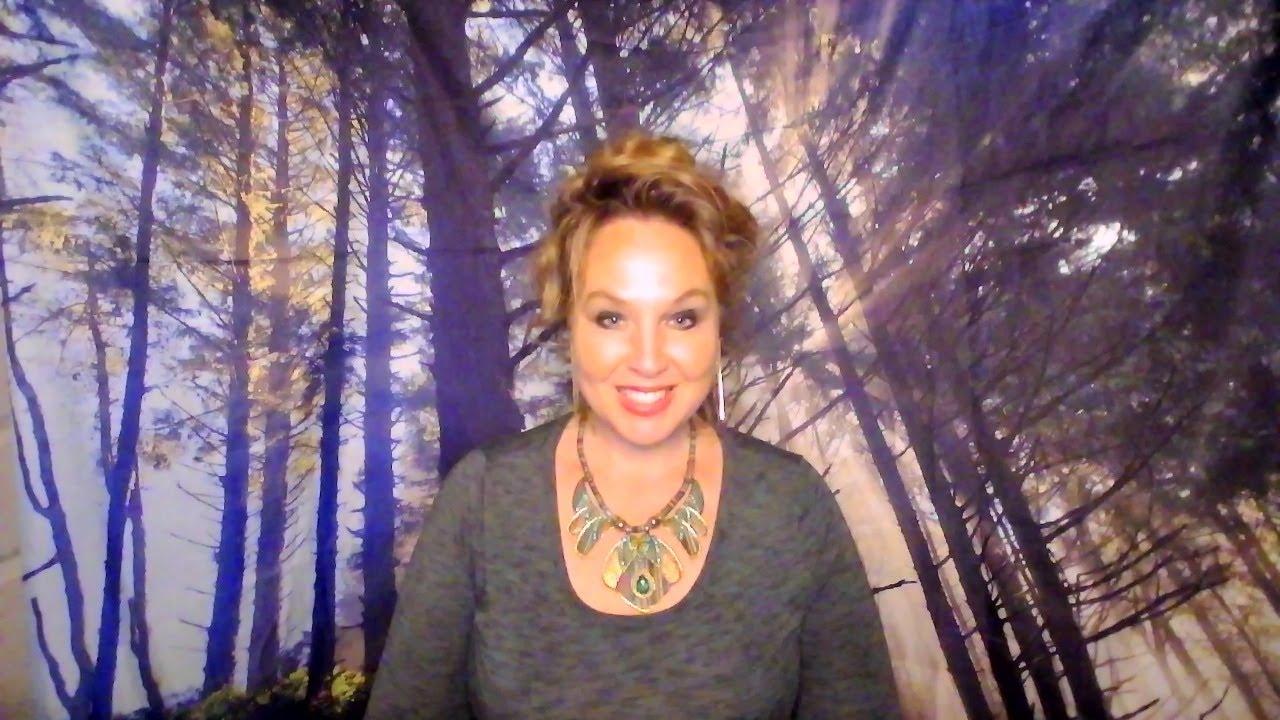 Collective: A King if Wands has fallen in love with a Queen he has only seen from afar...