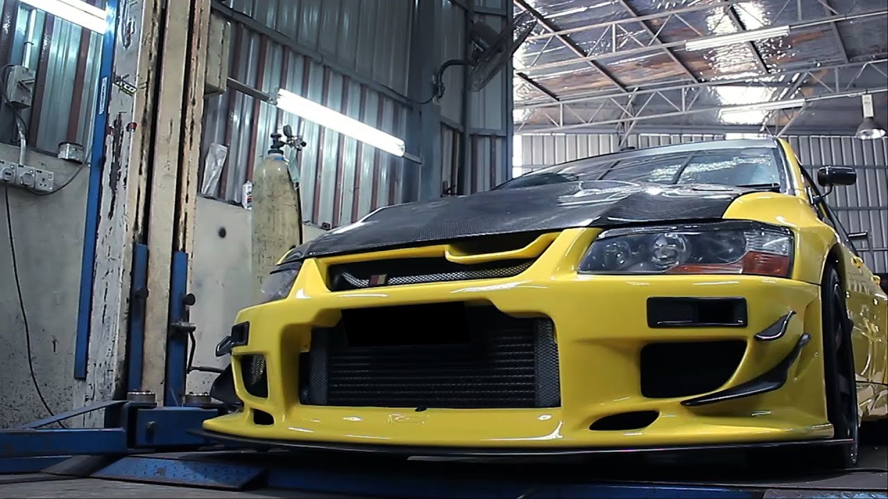 Ultra Racing | Mitsubishi Lancer Evo 9 with UltraRacing Stabilizer Bar
