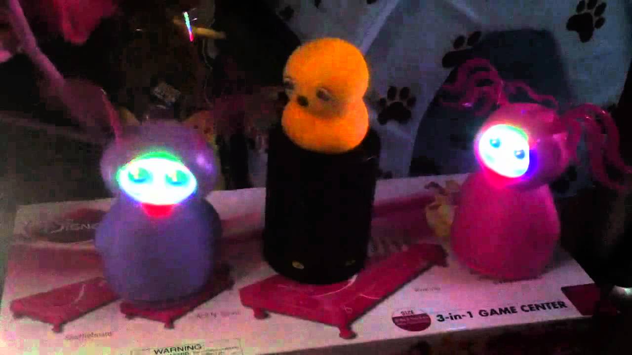 Fijits dancing with keepon