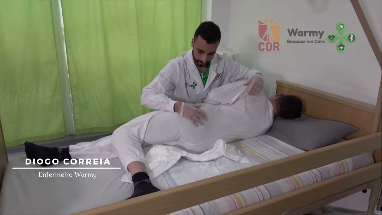 Como trocar a fralda a doente acamado/ idoso