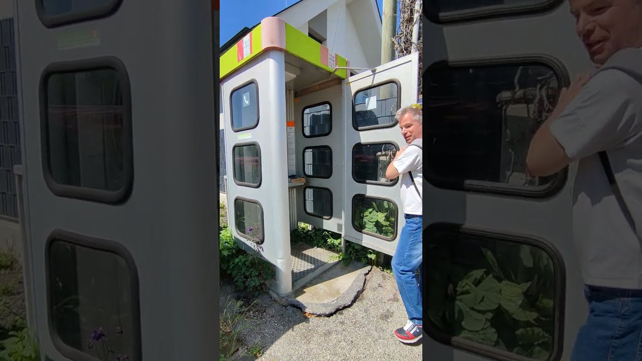 Telefonh&uuml;ttl in Wien ( Telefonzelle,  H&uuml;ttl ) bedienen - operating a public phone booth in Vienna