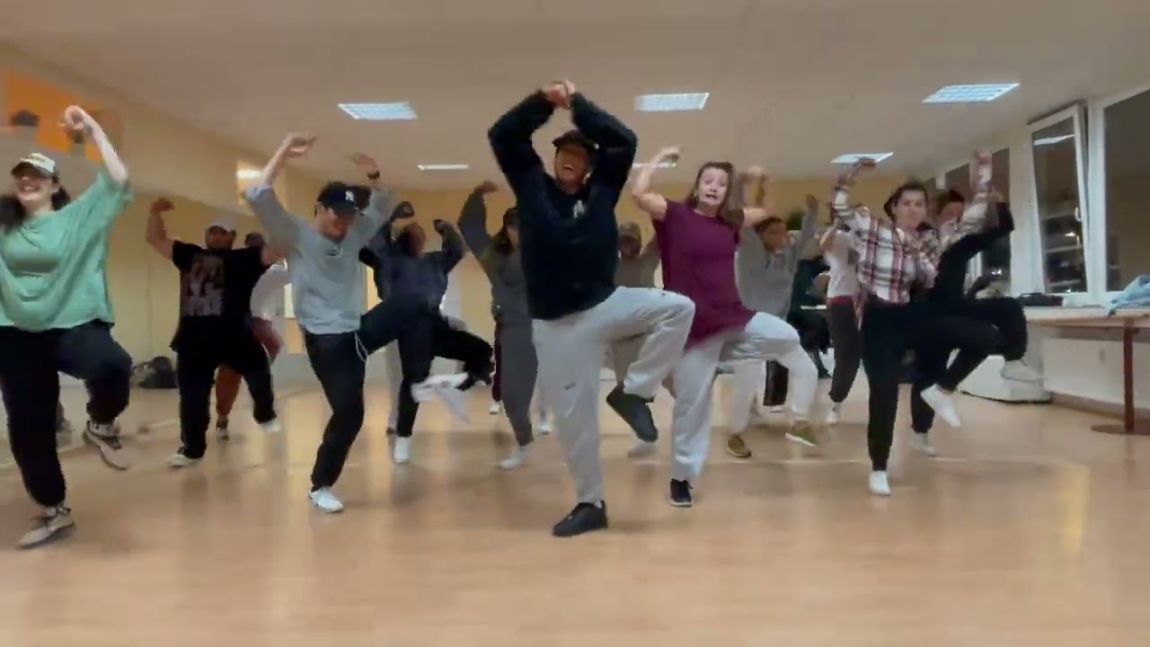 middle of the week - Choreography by Vu