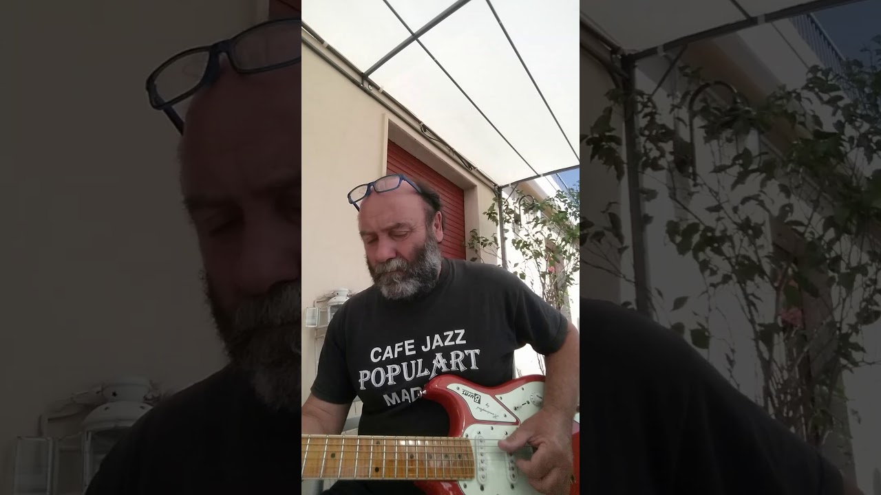 Burns guitar baritone blues at home
