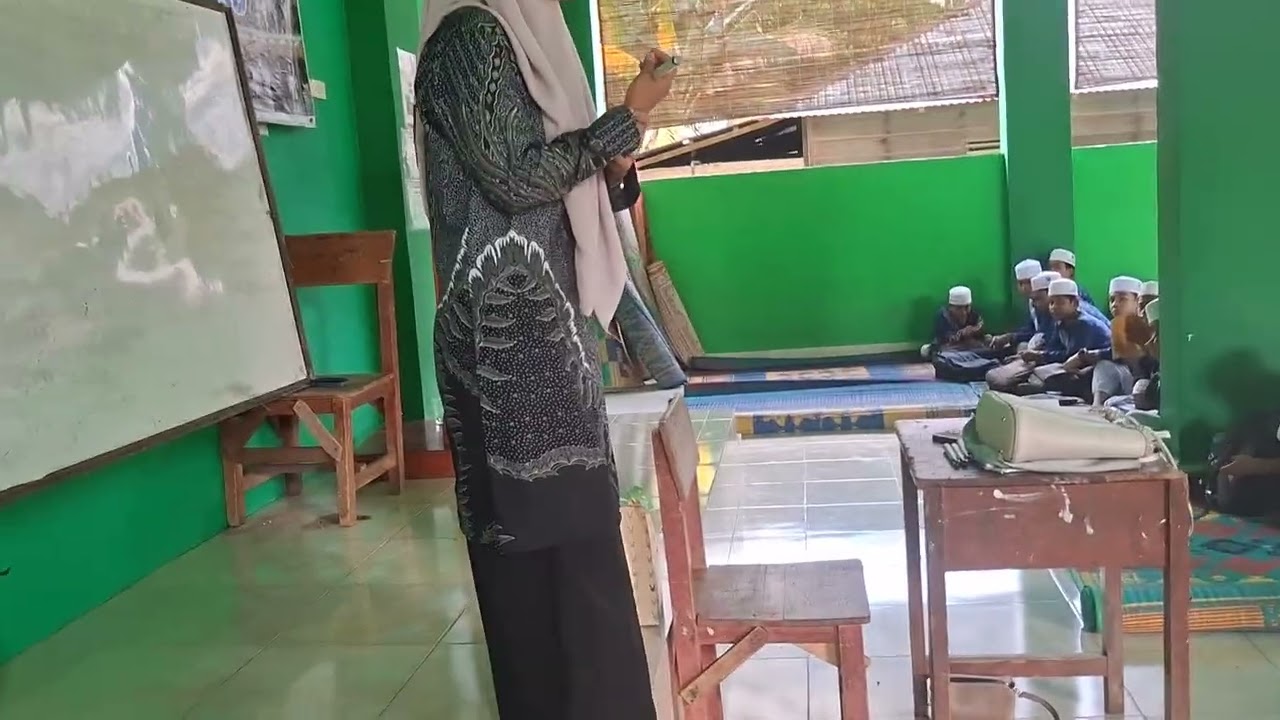 Praktek mengajar di kls Tahfiz Al Mukhlisin sibuhuan