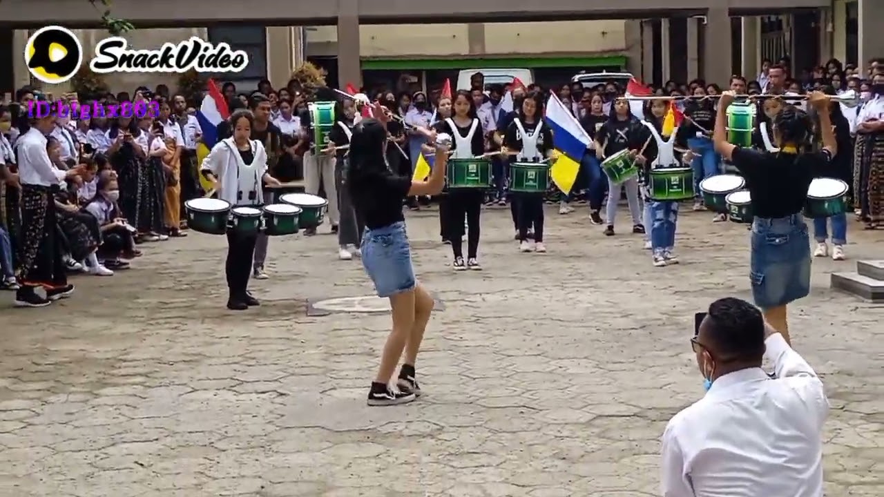 MAYORET DRUMBAND SMK SADAR WISATA RUTENG....