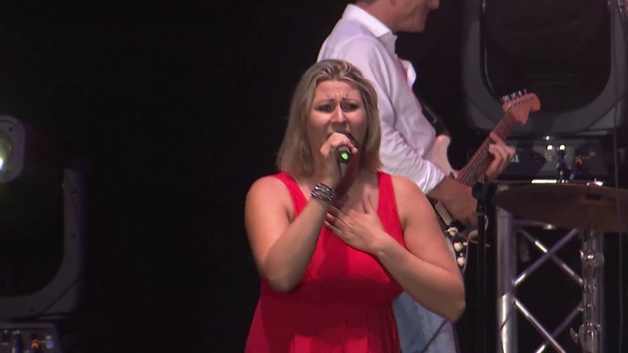 The Foxes Live - Simply the Best