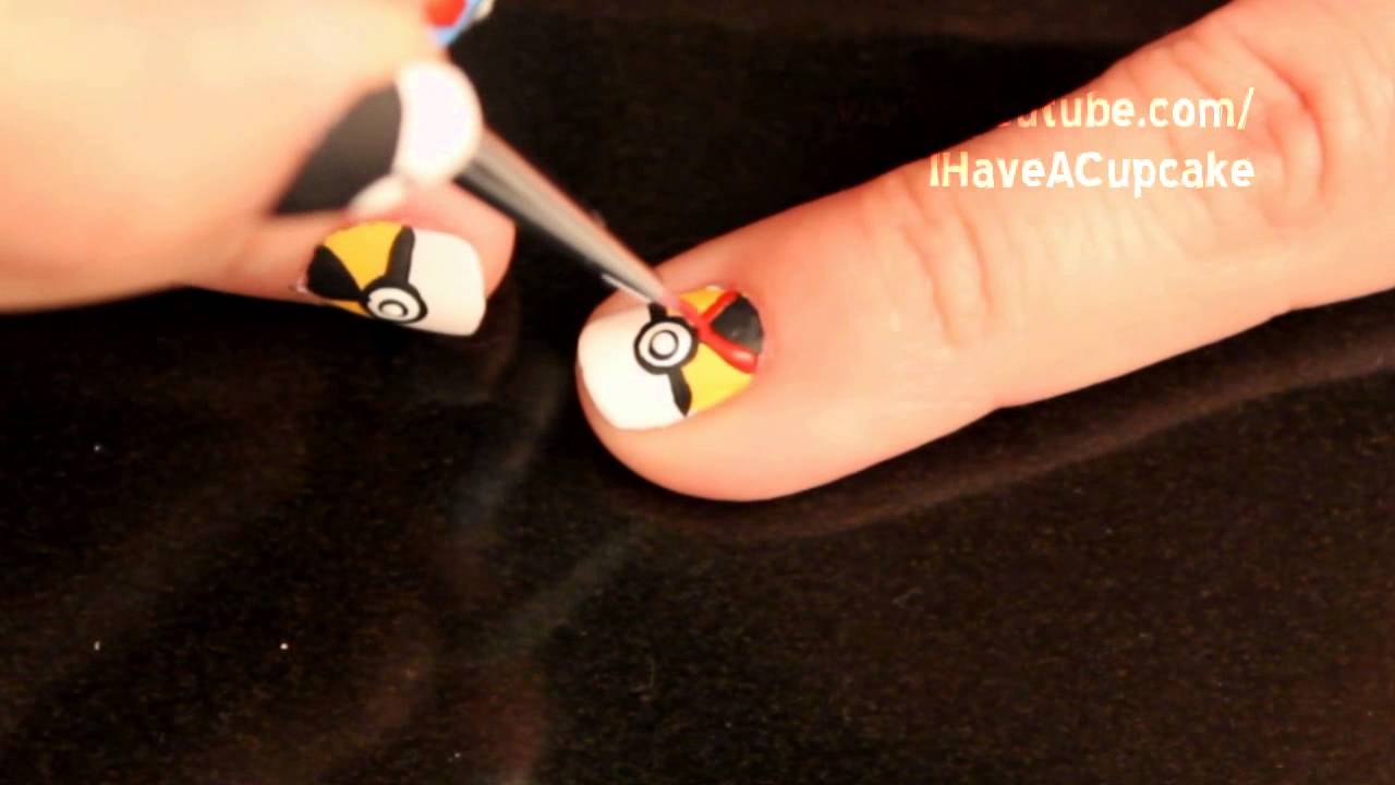 Pokeball Nail Art