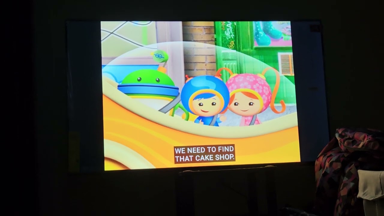 Team Umizoomi takes the Umicar to find the cake shop and the subway where Daniel's Dad is.