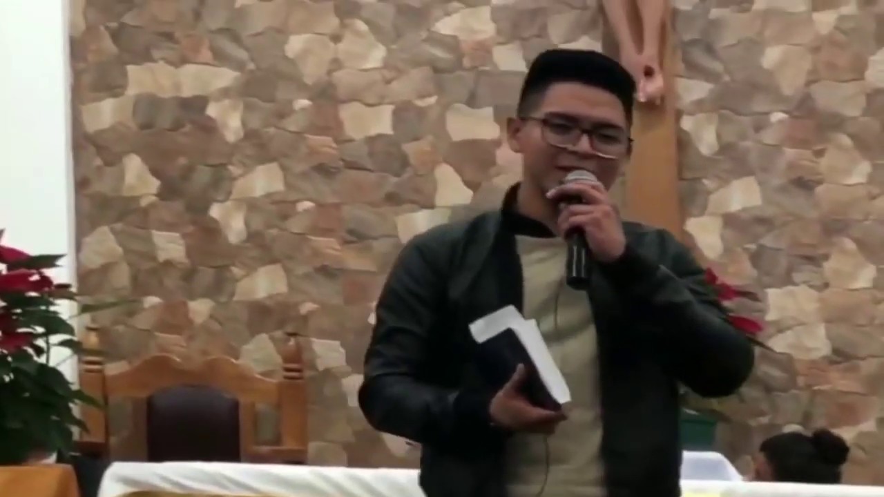 JOVEN MORMON HABLA FRENTE A CIENTOS DE CATOLICOS EN IGLESIA | NO CREERAS LO QUE HACE EL CURA