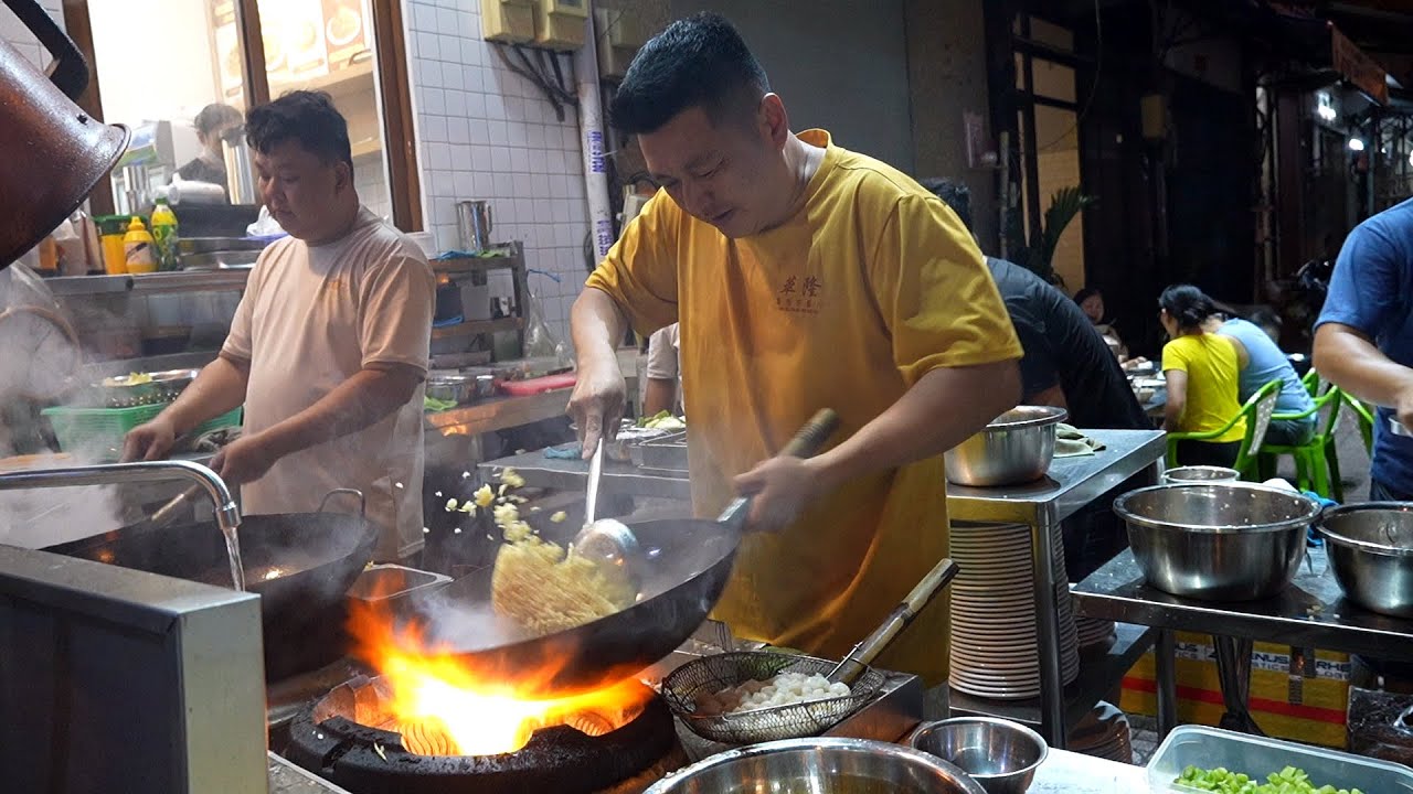 Amazing Cooking Skills of Chinese Chef! Noodle Fried Rice & Stir-fried Noodles