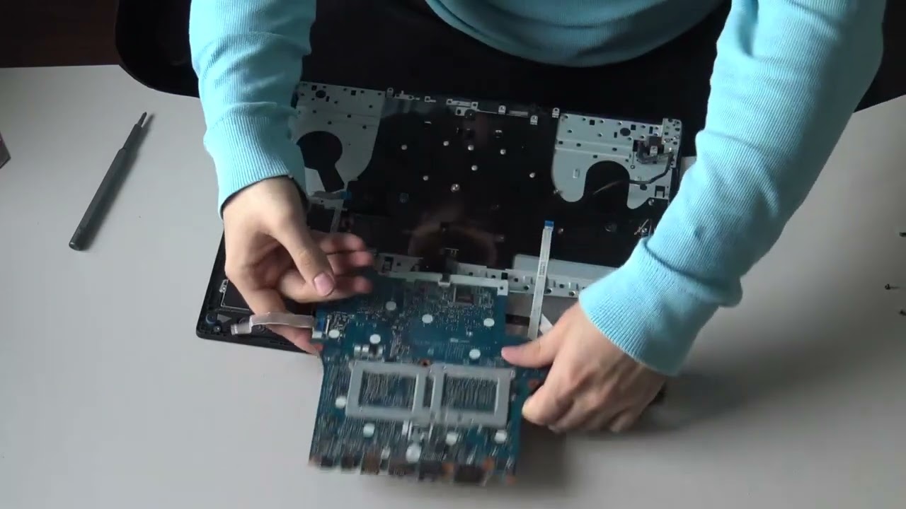 Lenovo Legion Y530 15ICH- Disassembly and screen replacement / Rozbieranie laptopa i wymiana matrycy